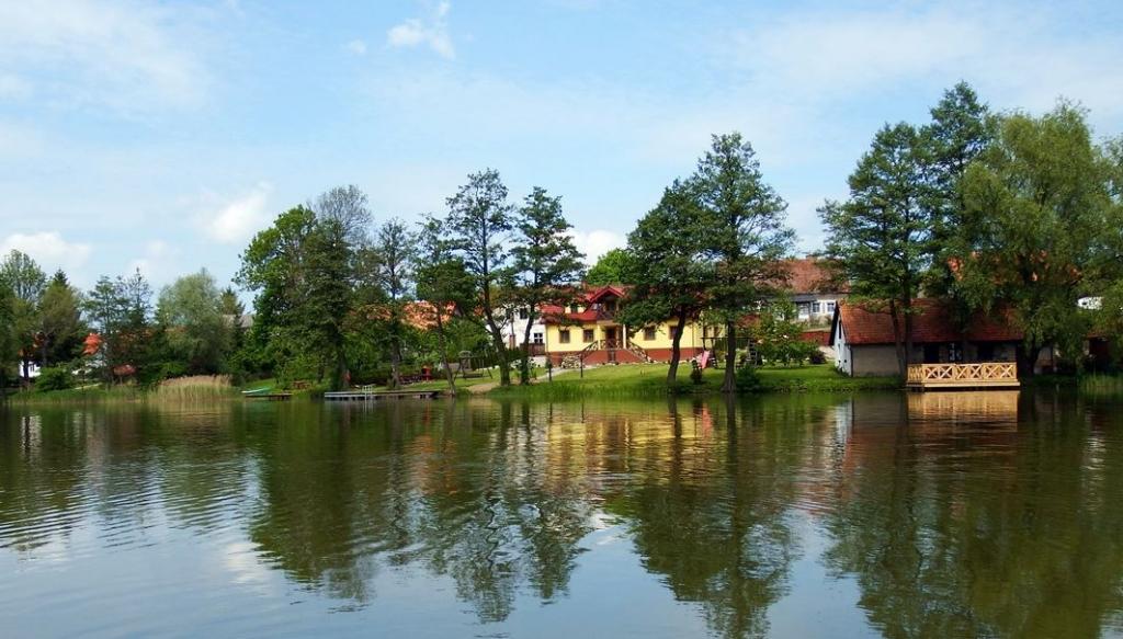 Mazurski Raj - Luksusowa Turystyka; dom i apartamenty 110m2 na 12-24 osb bezp nad jeziorem, Mazury